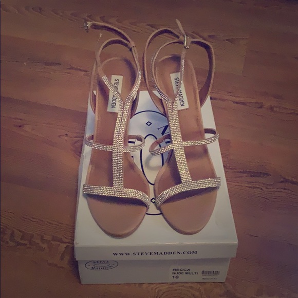 Gorgeous Strappy Sandals - Picture 1 of 3